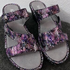 Alegria Women's Loti Snakeskin Pattern Sandals - Purple and Pink EU 38 US 7.5